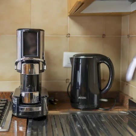 Incoronata אג'רולה