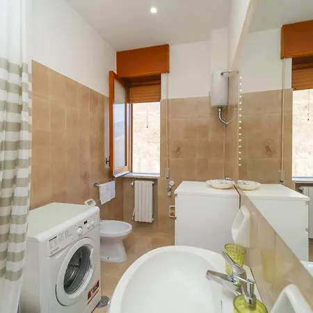 Incoronata * אג'רולה