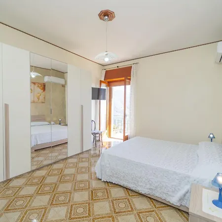 Incoronata דירה אג'רולה