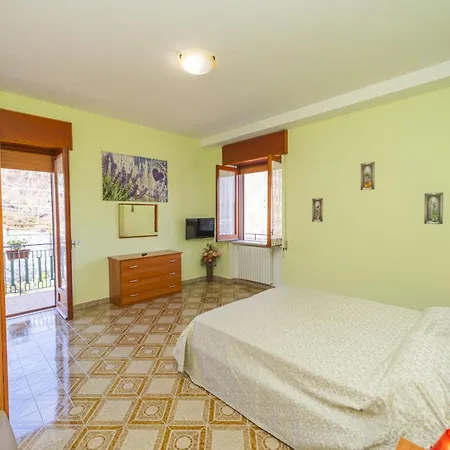 דירה Incoronata אג'רולה